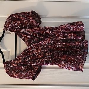 SO BRAND WOMENS JUNIOR SIZE SUMMER TOP WITH SMOCKING SIZE SMALL